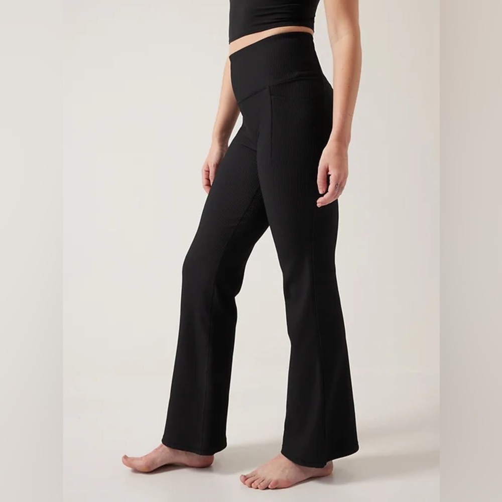 NWT Athleta Salutation Stash Rib Flare Pants XS Black